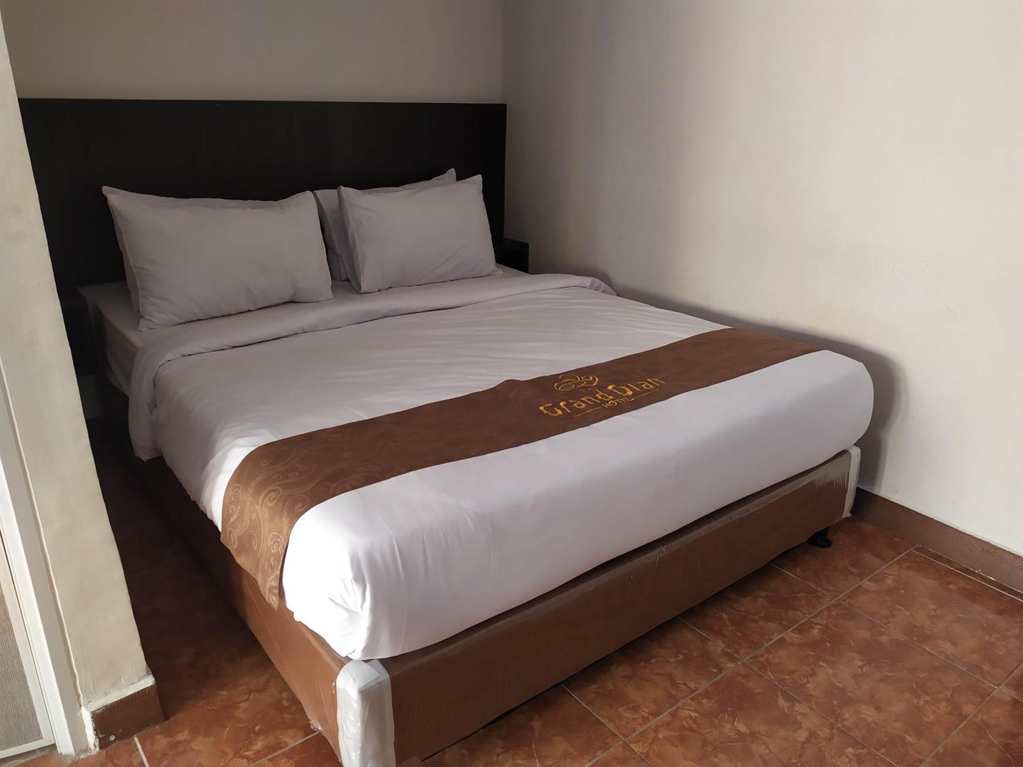 טגאל Grand Dian Hotel Guci מראה חיצוני תמונה